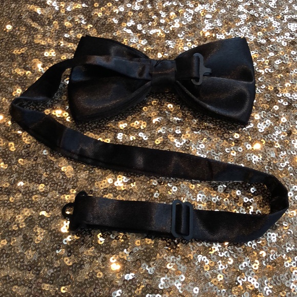 NWOT black formal satin bowtie, pre-tied - Picture 2 of 14